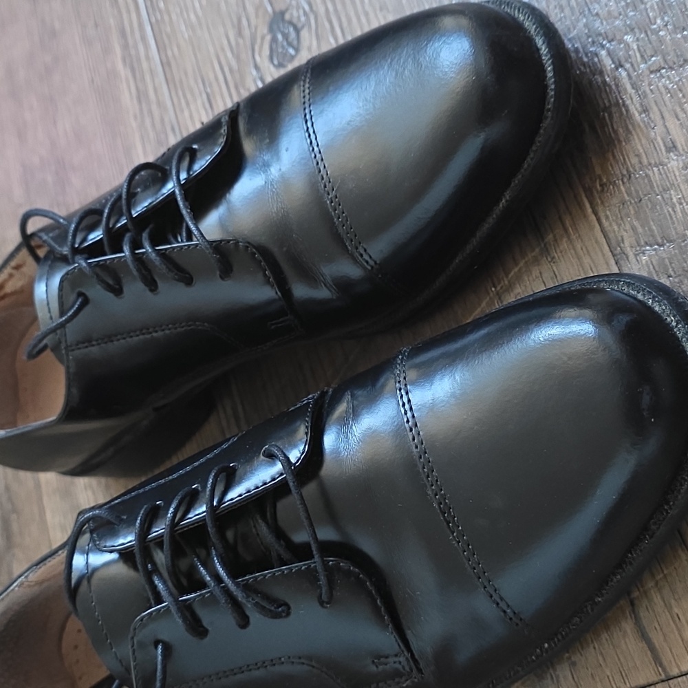 Bostonian Classic Black Leather Men's Oxfords
